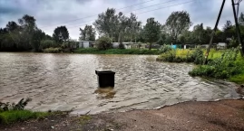 Giełda pod wodą. Zalana ulica Lubańska. 