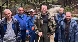 Mężczyźni ze zdjęcia uratowali ujęcia wody dla Jeleniej Góry