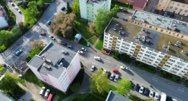 Zobacz jak odbywa się ruch na objeździe z lotu ptaka