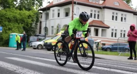 Wyścig <a href='https://24jgora.pl/tag/wycigkolarski/' title='wyścig kolarski 24jgora, wydarzenie sportowe, kolarstwo'>kolarski</a> w Cieplicach. Mieszkańcy mają podzielone zdania
