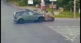 Groźny wypadek w Ścięgnach. Auto osobowe zderzyło się z quadem – dwie osoby poszkodowane (zobacz video)