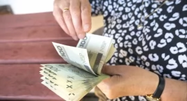 Mieszkanka Jeleniej Góry straciła niemal 100 tysięcy&hellip;