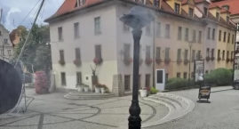 Retro kurtyna wodna stanęła na Placu Ratuszowym