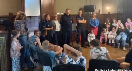 Policjanci odwiedzili dzieci na półkoloniach. Rozmaw&hellip;