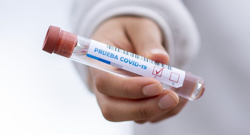 Jest pierwszy zakażony koronawirusem
