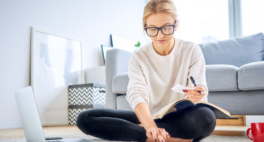 Pożyczka ratalna online – jak porównywać oferty firm pożyczkowych?