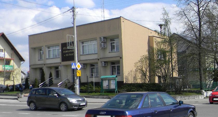 Starostwo przyjmuje interesantów