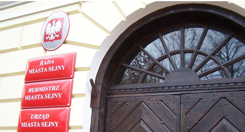 Do urn w październiku