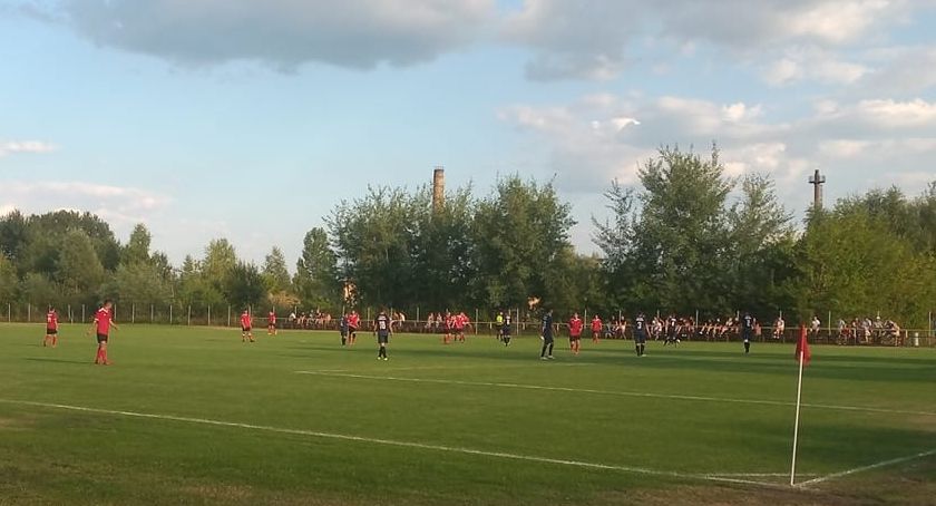 Korona Dobrzyniewo Duże rozbita na własnym boisku przez Pomorzankę