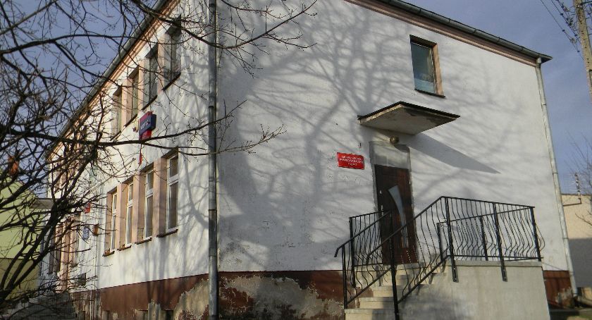 Nie ma chętnych na dostawę kontenerów