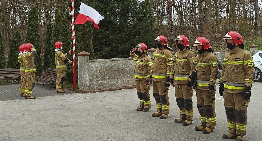 Strażacy uczcili Święto Flagi