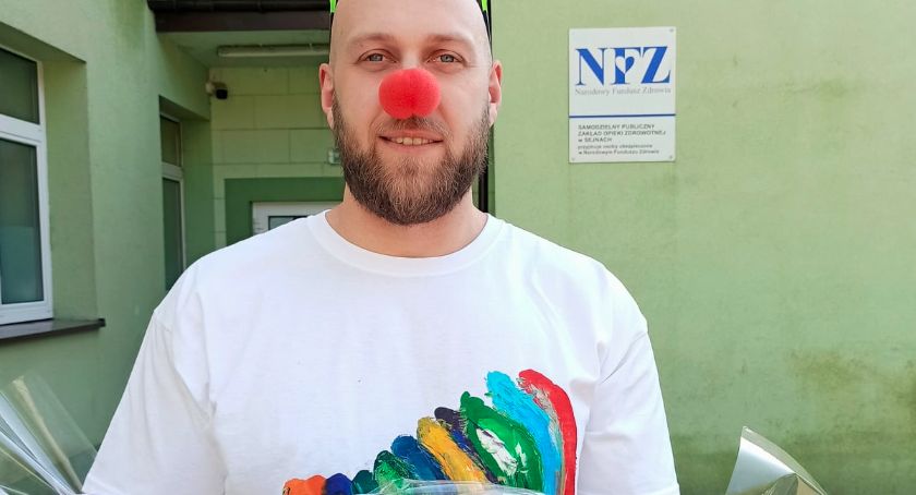 Dr Clown docenia pielęgniarki