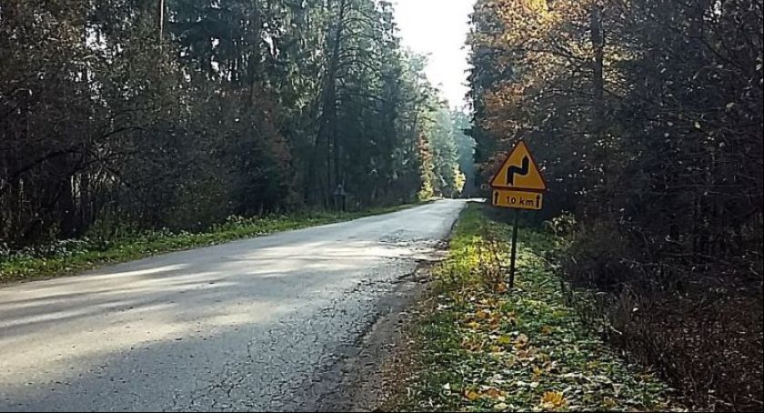 Gmina dokłada powiatowi na remont drogi do Żegar