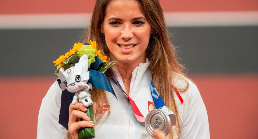 Medal Majki trafi na licytację