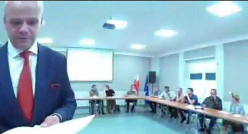 Przewodniczący rady zrezygnuje