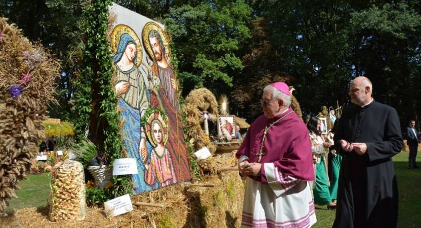 Najpiękniejsze wieńce dożynkowe