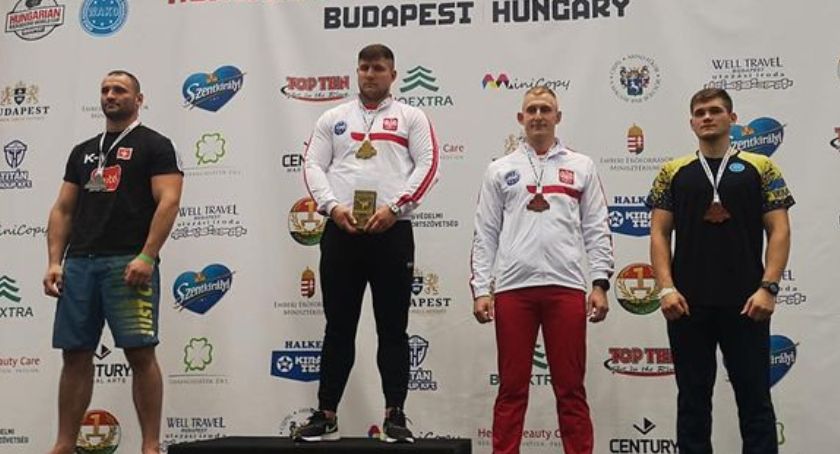 Kickboxerzy z brązowymi medalami