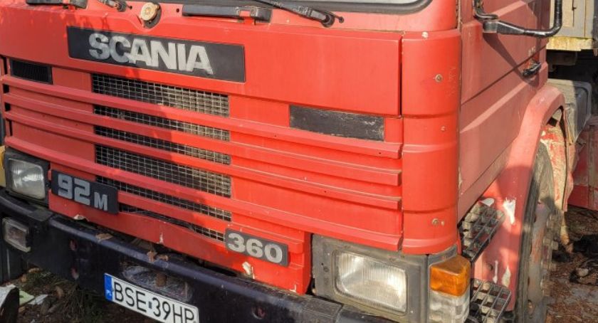 Gmina pozbywa się ciągnika z przyczepą