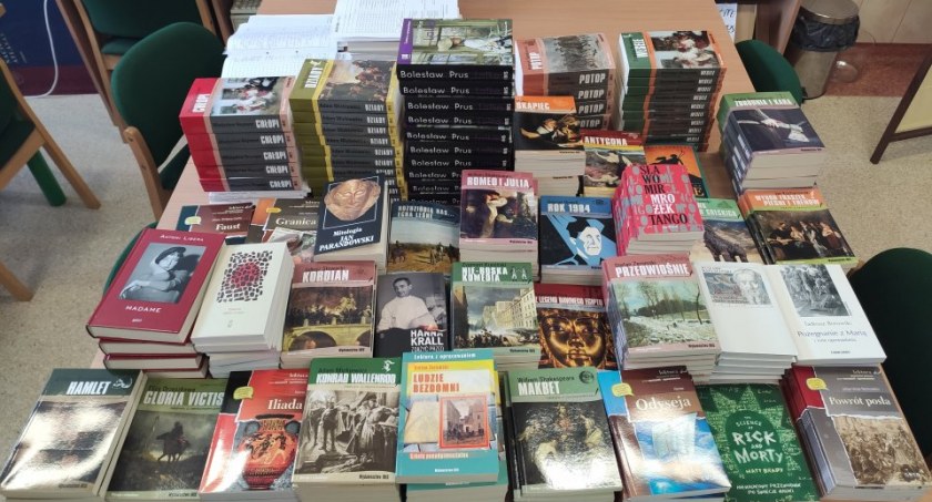 Literacki zastrzyk w trzech językach