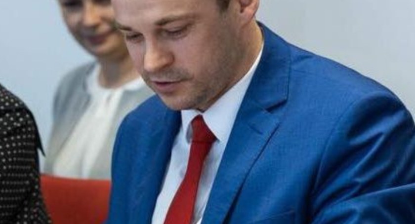 Wójt gminy Giby zarabia więcej