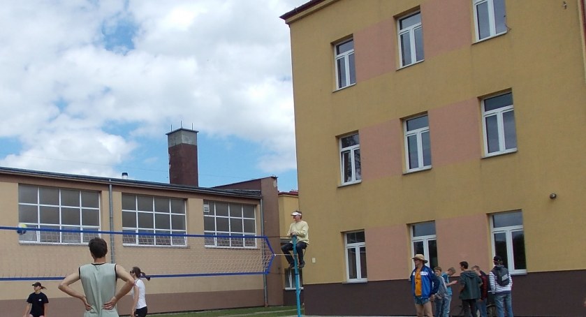 W szkołach średnich bez zmian