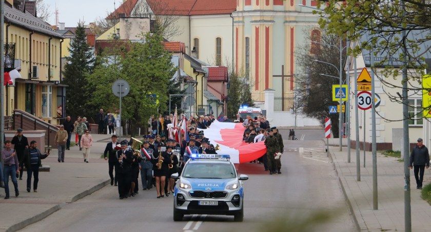 Uroczystość 3 Maja w centrum Sejn