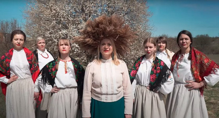 W moim ogródeczku rośnie lilijeczka