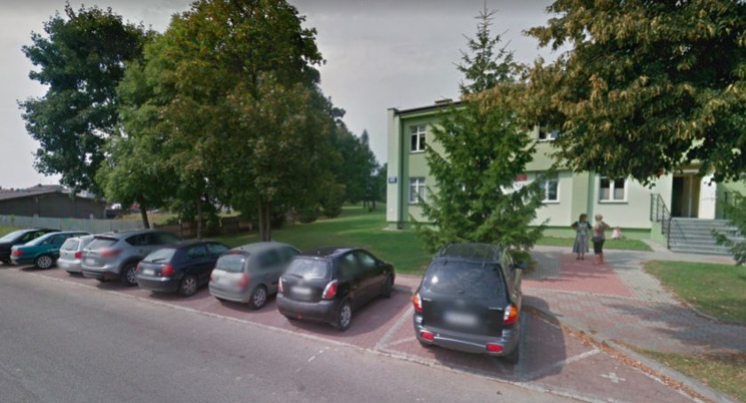 Parkingi przy szpitalnym biurowcu będą powiększone