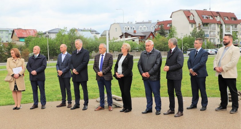 Otwarcie wystawy na łące biskupiej