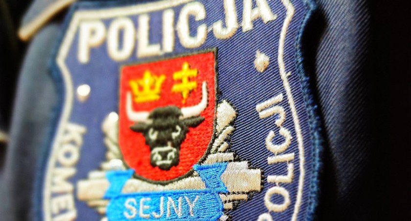 Chciała podwózki, opluła i znieważyła policjantów