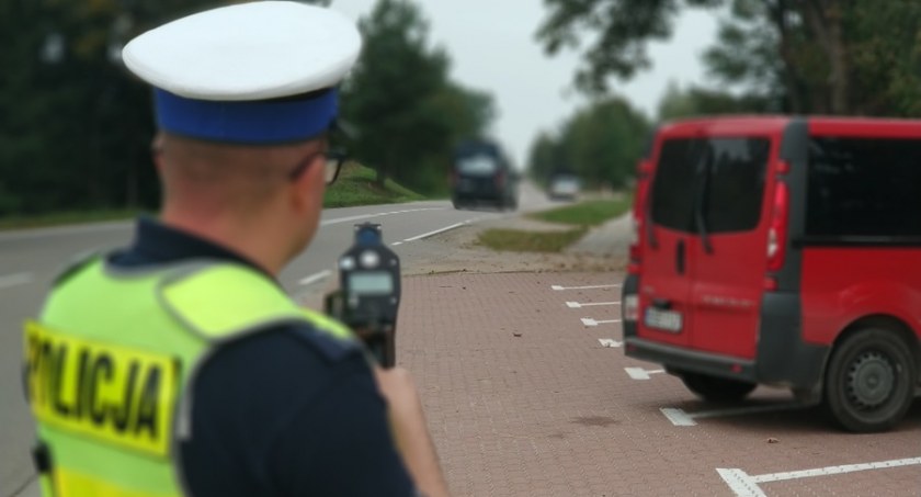 Jechała za szybko, straciła 