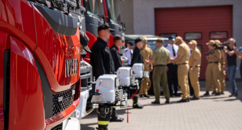 Nowe samochody bojowe i wsparcie finansowe 