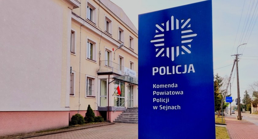 Poszukiwany stawił się sam na komendzie