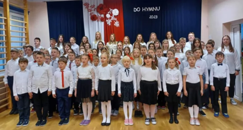 Dzieci ze szkoły w Poćkunach zaśpiewały w konkursie