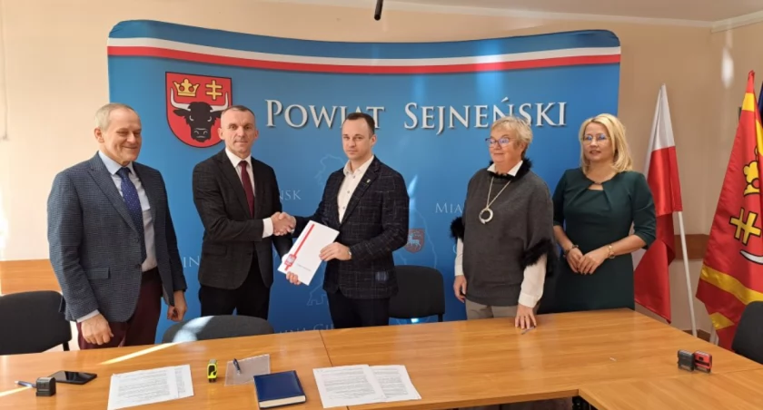 Współpraca drogowa powiatu i gminy Giby