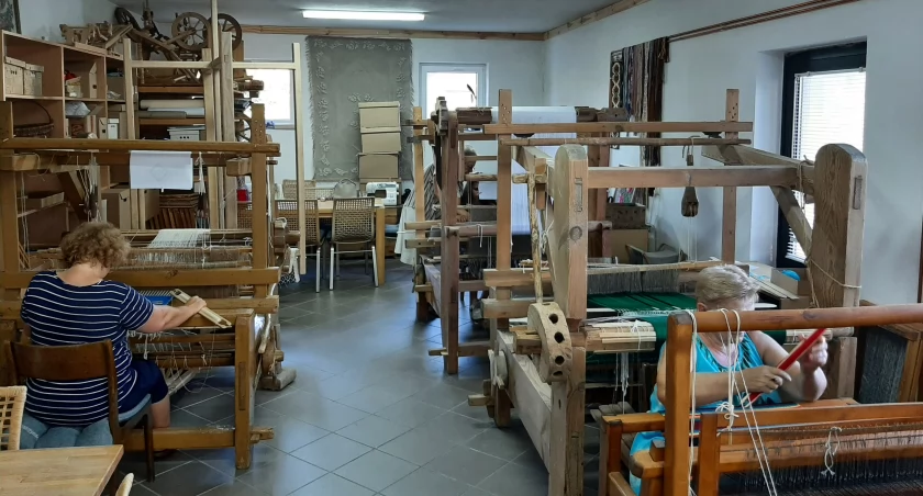 W Pograniczu trwają warsztaty rękodzielnicze związane ze starą techniką tkacką zatytułowane PIĘKNO STAREGO ORNAMENTU. POWRÓT DO TKANIA SEJPAKA.