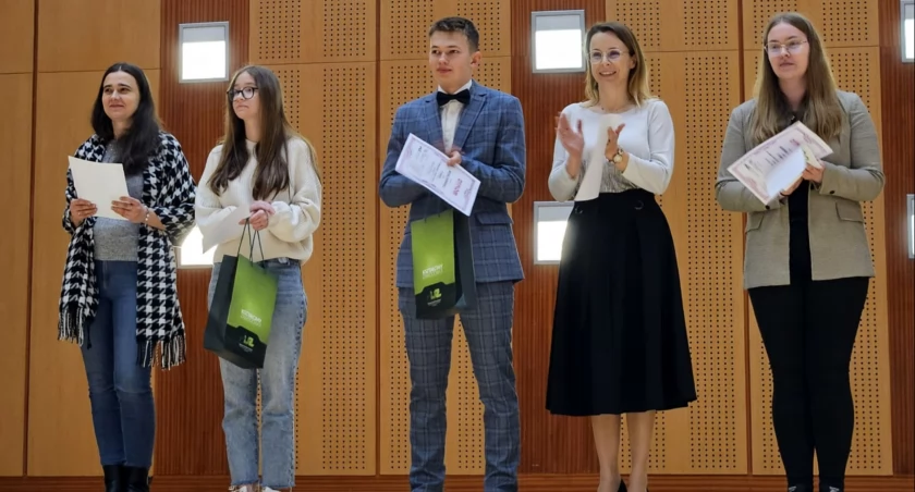 Uczeń ZSCKR wysoko w konkursie wiedzy o rynku pracy