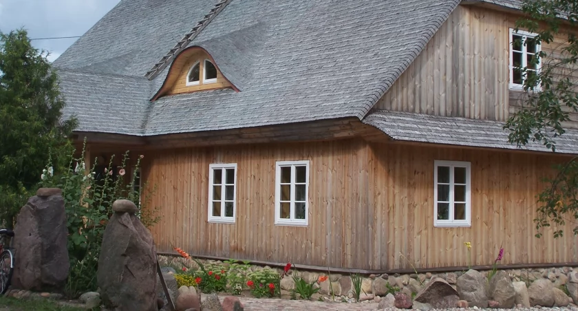 Będzie remont drewnianej plebanii w Berżnikach