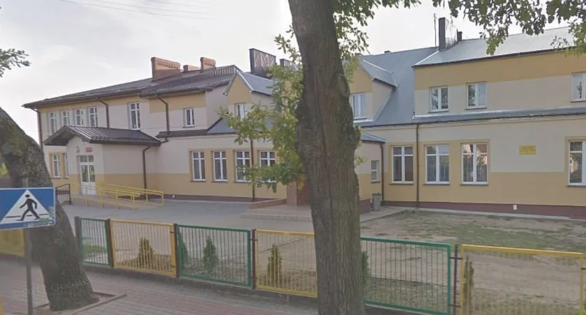 Jest praca w Szkole Podstawowej w Gibach