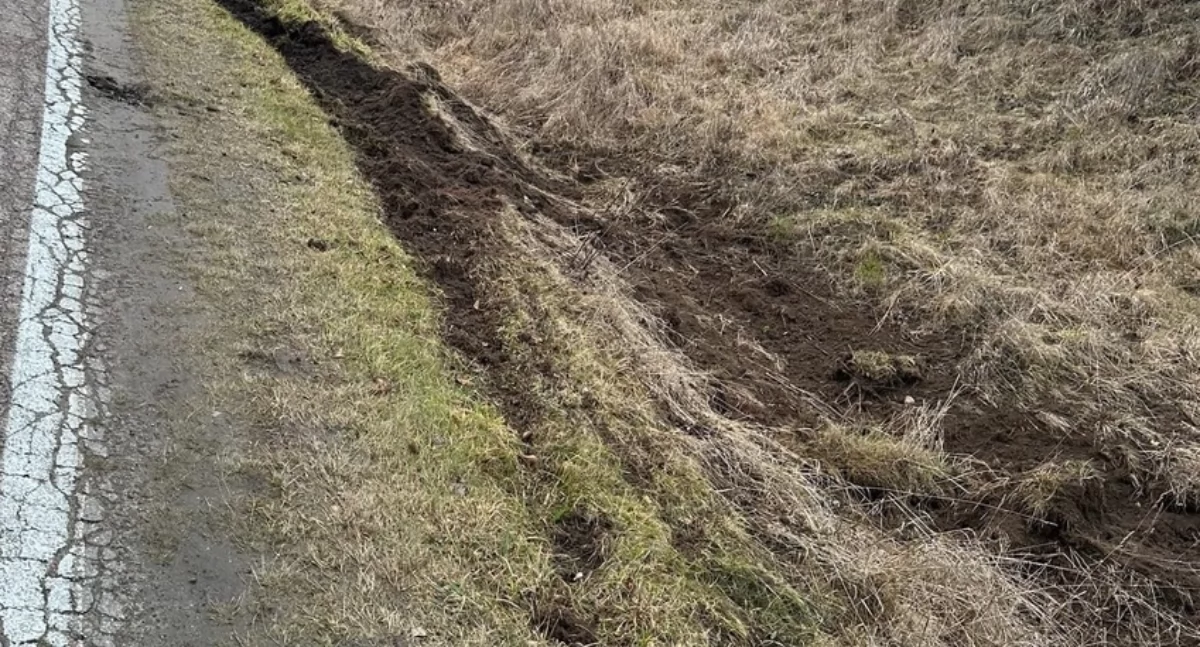 Jechał z 2 promilami w organizmie i patrzył w telefon