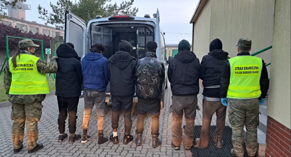 Zatrzymani kurierzy z migrantami