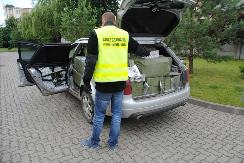 Audi z nielegalnymi papierosami