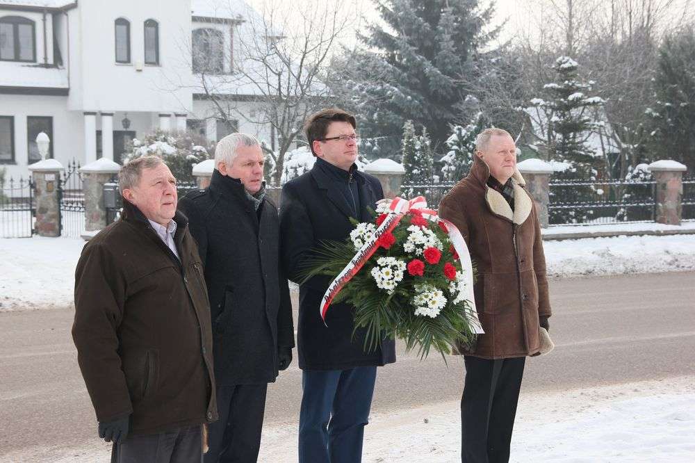 W hołdzie powstańcom