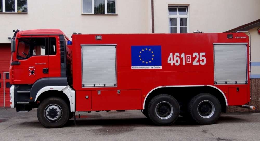 Krowa uwięziona w piwnicy