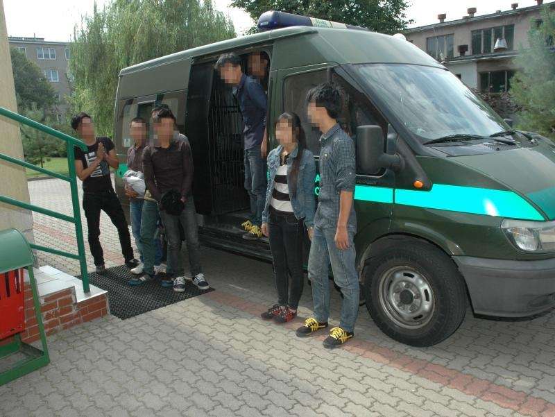 Nielegalni migranci w Gibach