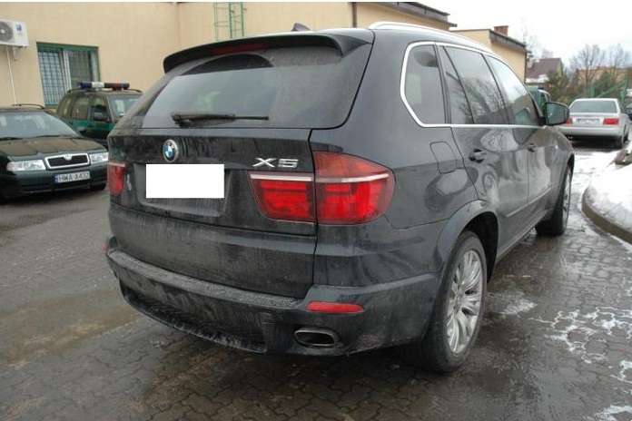 Porzucił kradzione BMW