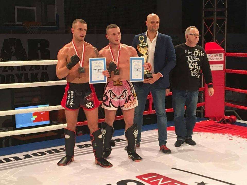 Kickbokserzy z medalami