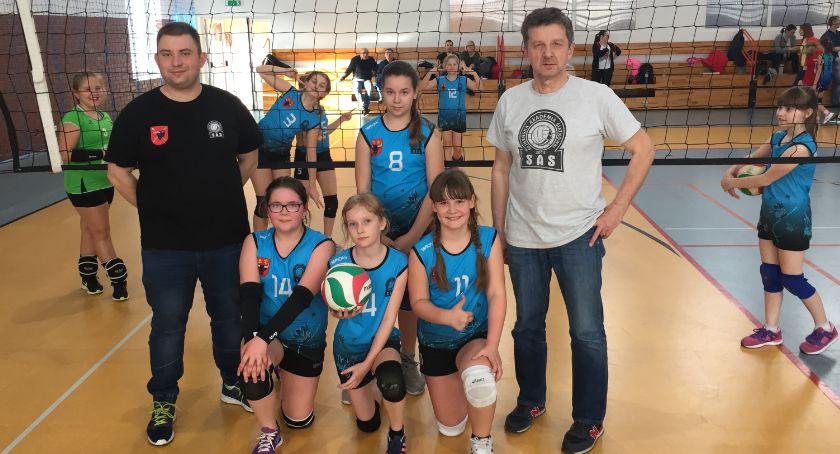 Młode siatkarki SAS zagrają w finale dwójek Kinder+Sport
