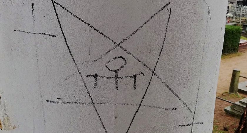 Narysowała pentagram na cmentarzu