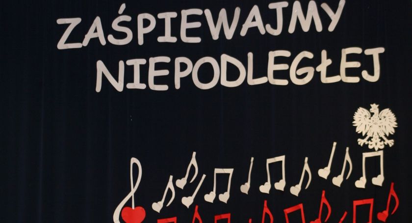 Z ust młodzieży patriotyczne pieśni